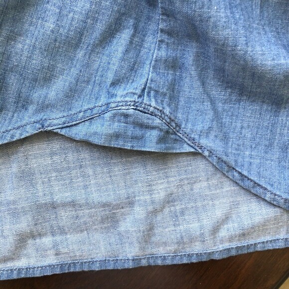 CONYON RIVER DEMIN BLUE BLUSE SHIRT, SIZE M, V NECK, BUTTON DOWN 1 - Picture 8 of 8